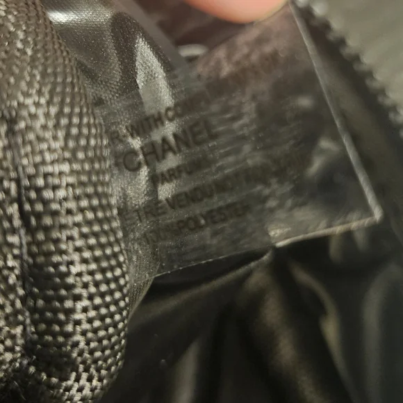 CHANEL Black Nylon Toiletry Pouch With Handles - Picture 4 of 5